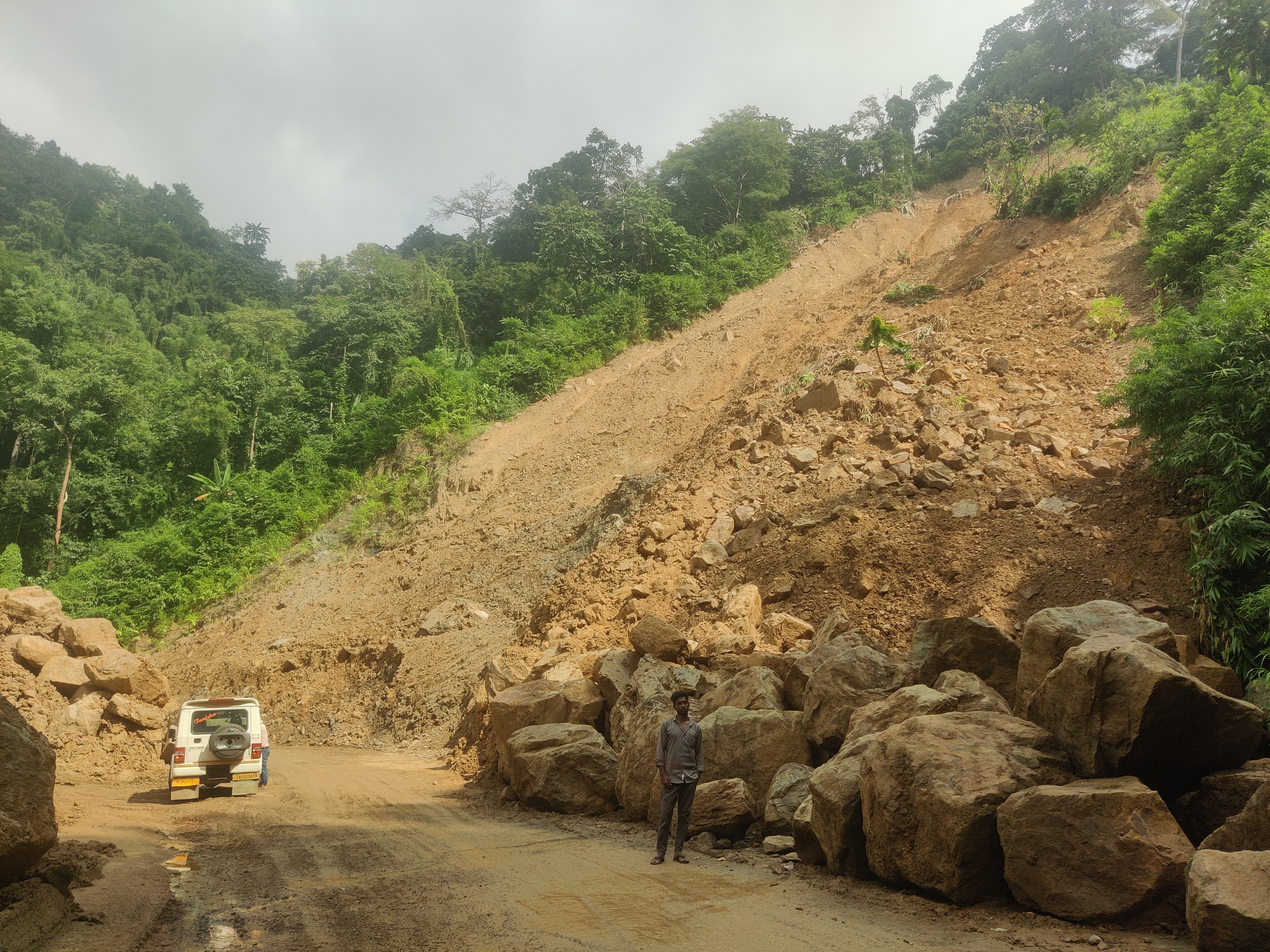 Along Kanchanapur- Vangmun road, Waterpui