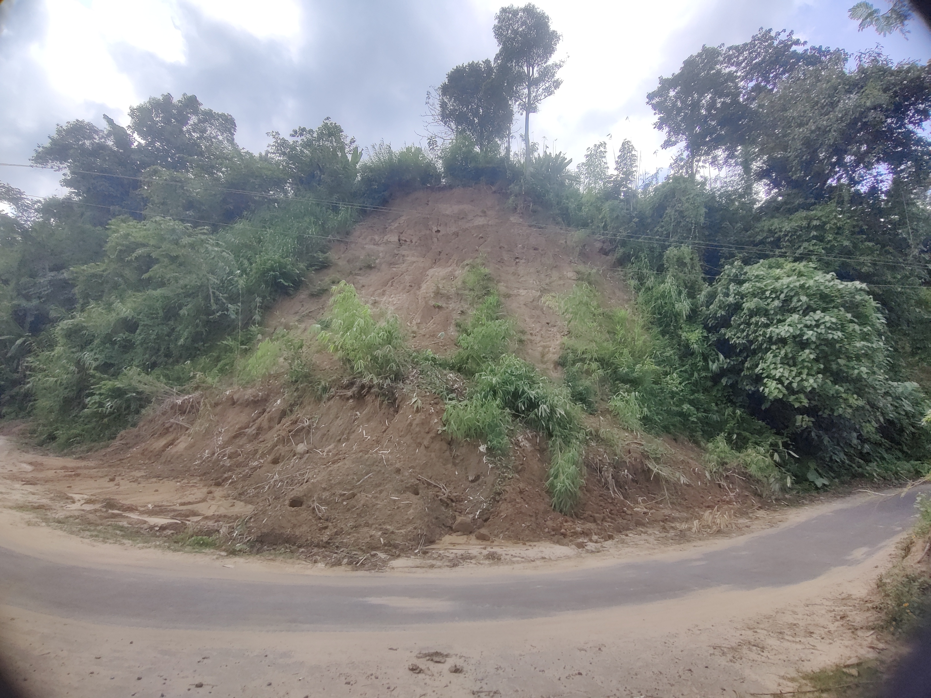 Along Dharmanagar- Khantlung  road